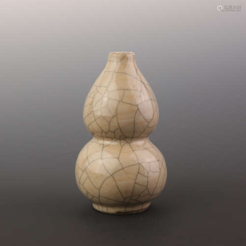 Ge Kiln Glazed Gourd Shape Procelain Vase