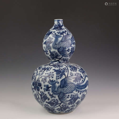 A Blue and White Gourd Shape Porcelain Vase