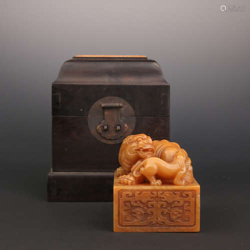 A Tianhuang Stone Double Lions Seal