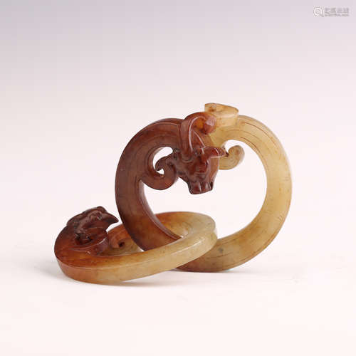 A Jade Carved Dragon and Phoenix Ring