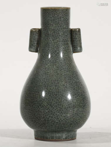 LONGQUAN YAO GREEN GLAZE VASE WITH EARS