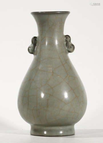 GUAN YAO GREEN GLAZE VASE WITH EARS