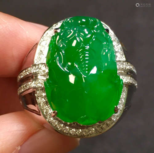 ICY JADEITE RING CARVED WITH PIXIU