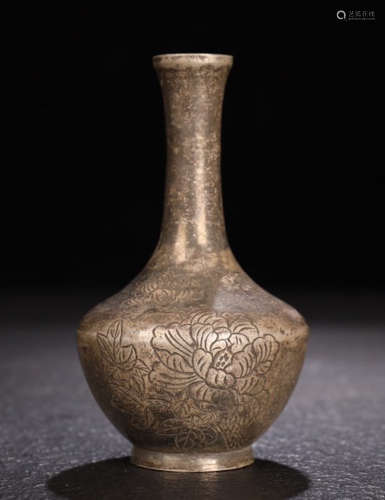 SILVER VASE CARVED WITH FLOWER