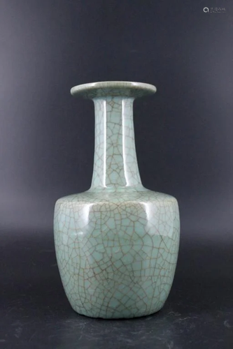 Song Porcelain Guan Yao Vase