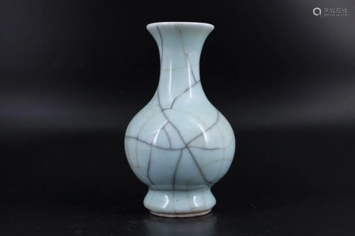 Song Porcelain GuanYao Vase