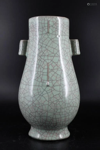 Large Song Porcelain Guanyao Crackle Vase