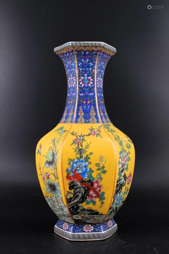 Famille Rose Qing Porcelain Vase