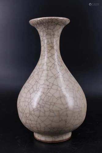 Song Porcelain Crackle Vase