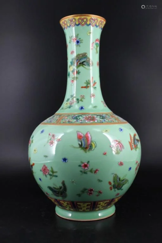 Large Qing Porcelain Famille Rose Butterfly Vase
