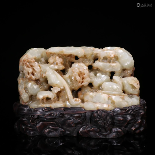 A RUSSET JADE CARVING OPENWORK DEER ORNAMENT