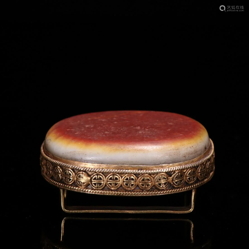 A SILVER GILT JADE BELT BUCKLE