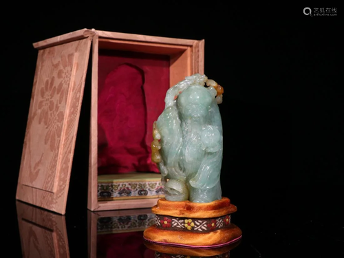 A JADEITE CARVING FIGURINE OF LONGEVITY IMMORTAL