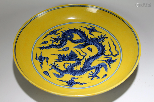 A Chinese Dragon-decorating Circular Yellow Porcelain