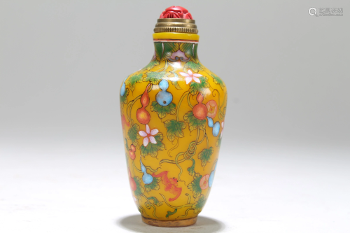 A Chinese Bat-framing Fortune Snuff Bottle