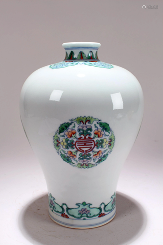 A Chinese Longlife-fortune Detailed Porcelain Fortune