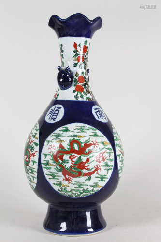 A Chinese Dragon-decorating Window-framing Porcelain