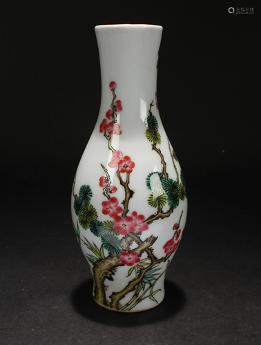 A Chinese Nature-scene Poetry-framing Porcelain Vase