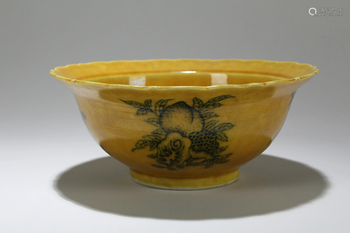 A Chinese Yellow-coding Peach-fortune Porcelain Bowl