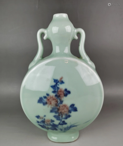 A Chinese Qing style blue and white and red-underglazed