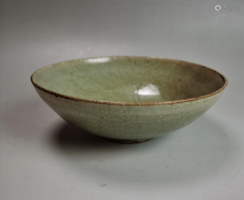 A Chinese Yuan style celadon porcelain fish bowl