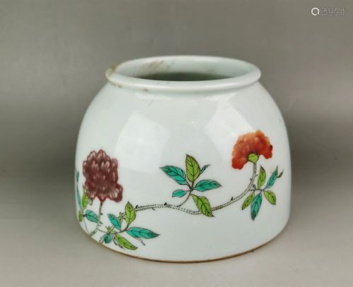 A Chinese Qing style wucai floral porcelain brush