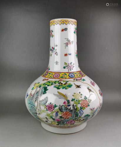 A Chinese Qing style famille rose porcelain vase