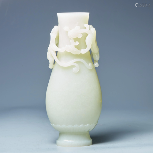 Hetian white jade auspicious cloud wine vessel