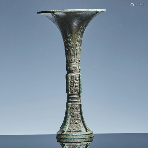Bronze goblet with dragon design in Shang Dynasty