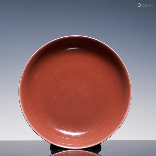 Red plate of Lang kiln in Qianlong of Qing Dynasty