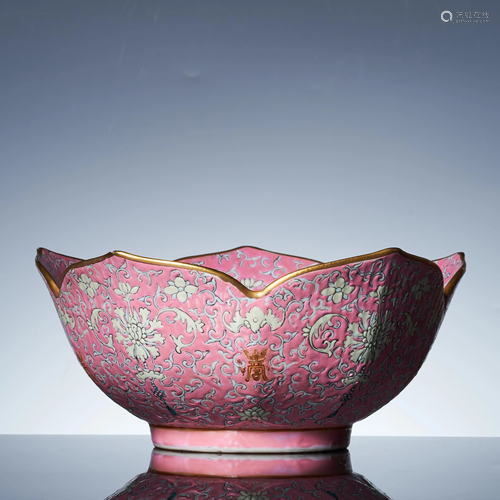 Qing Jiaqing five petal bowl with pink flowers