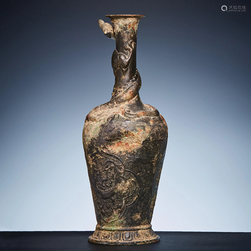 Bronze relief Panlong vase of Song Dynasty