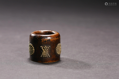 Qing Dynasty: Qinan eaglewood inlaid with golden