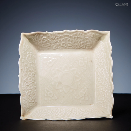 Carved small plate of Song Dynasty official kiln