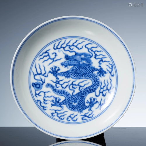 Qing Dynasty Guangxu blue and white dragon plate