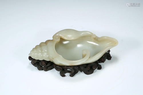 Qinghetian white jade conch brush wash