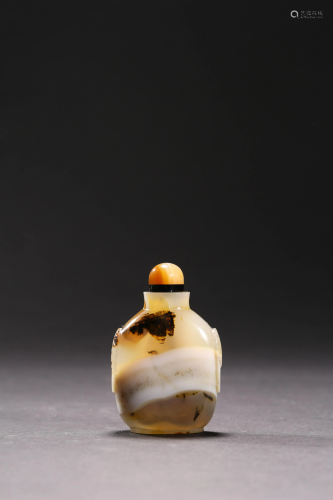 Qing Dynasty: agate with snuff bottle