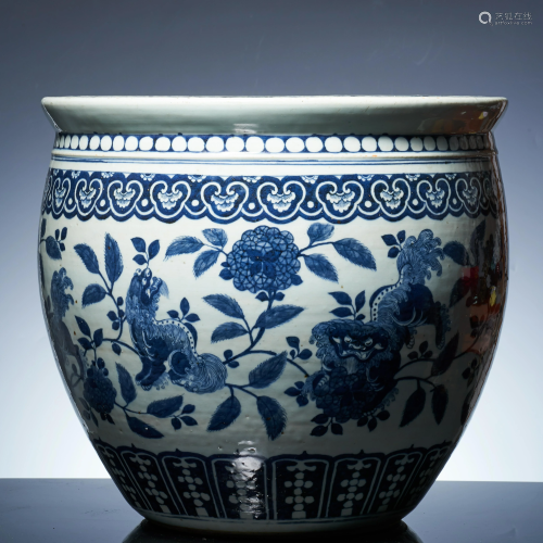 Early Qing Dynasty blue and white flower pattern kylin