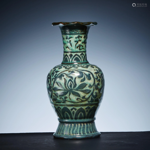Lotus vase of Jun kiln in Song Dynasty
