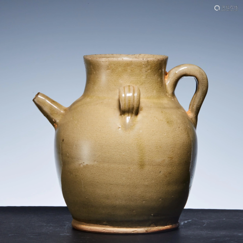 Qing kiln porcelain pot in Song Dynasty