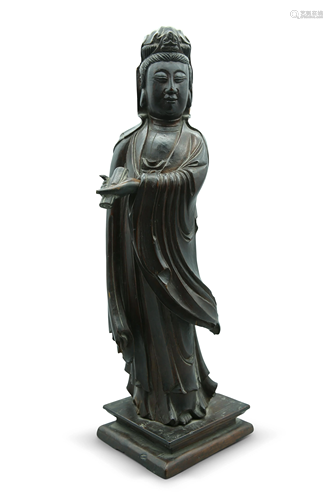 A wooden figure of Guanyin, H 39 cm