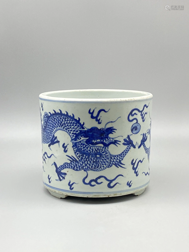 A Chinese blue and white brush pot