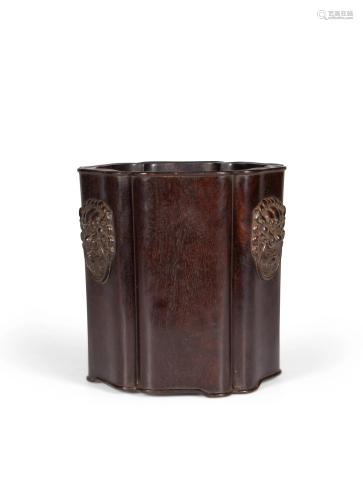 A carved zitan wood brush pot, W 17,5 cm - H 18 cm -