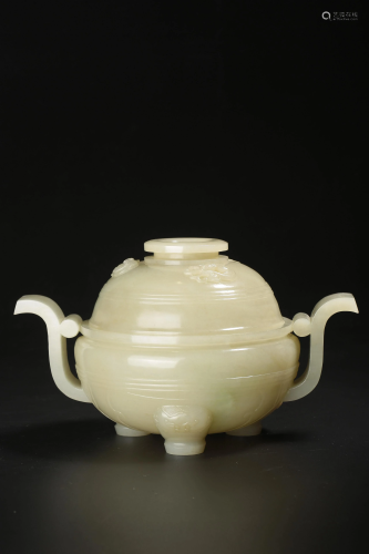 A carved white jade censer and cover, W 22 cm - H 13 cm