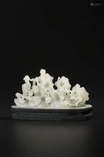 A white jade carving of rock mountains, L 12,5 cm - W