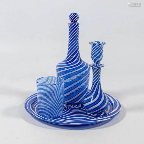 A collection of 4 Murano glass items, made around 1950.