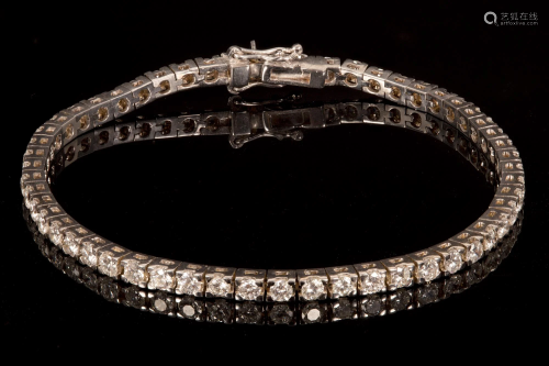 Gold & Diamond Tennis Bracelet - Gemological