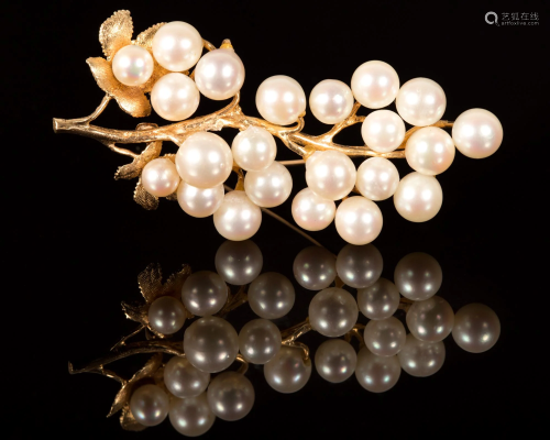 A Vintage 14K Yellow Gold and Pearl Vine Brooch