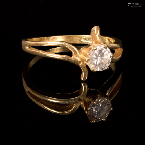 Solitaire - Gold Ring Set w/ Diamond