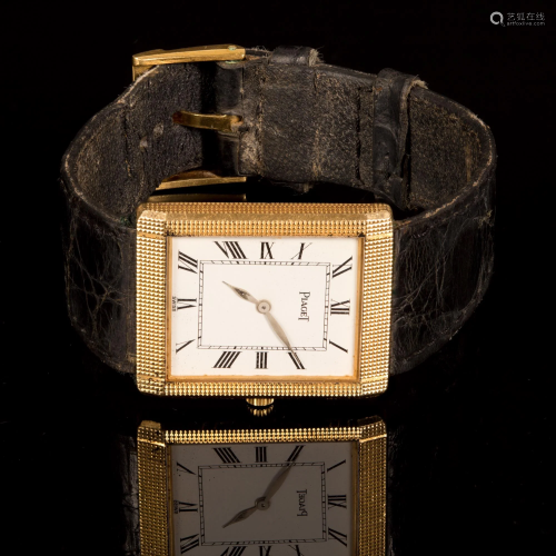 Vintage Swiss Made 18K Yellow Gold Wristwatch, Piaget